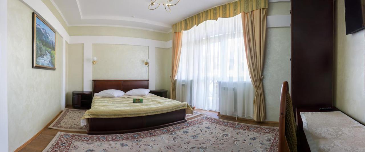 Solnichnaia Dolyna Hotel Поляна Екстериор снимка